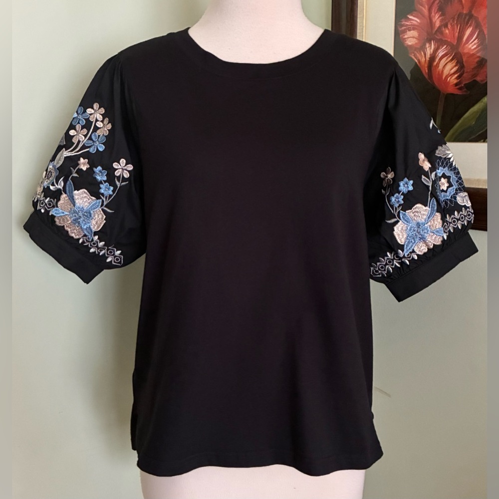 Oc Embroidered floral puff short sleeve Top Shirt size M